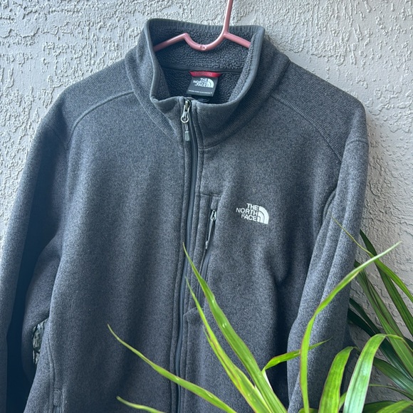 The North Face Zip Up Men’s sweater - Picture 2 of 9
